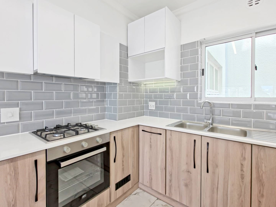 To Let 2 Bedroom Property for Rent in Sea Point Western Cape